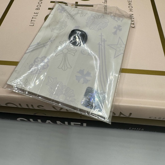 Chrome Hearts Lips Pin - Picture 2 of 3